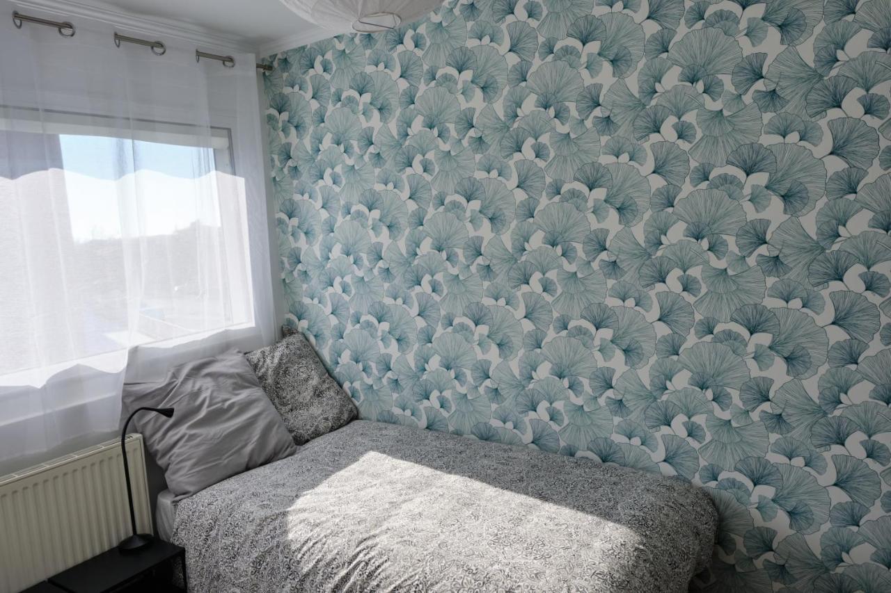 Two Bedrooms Modern Close To Tram